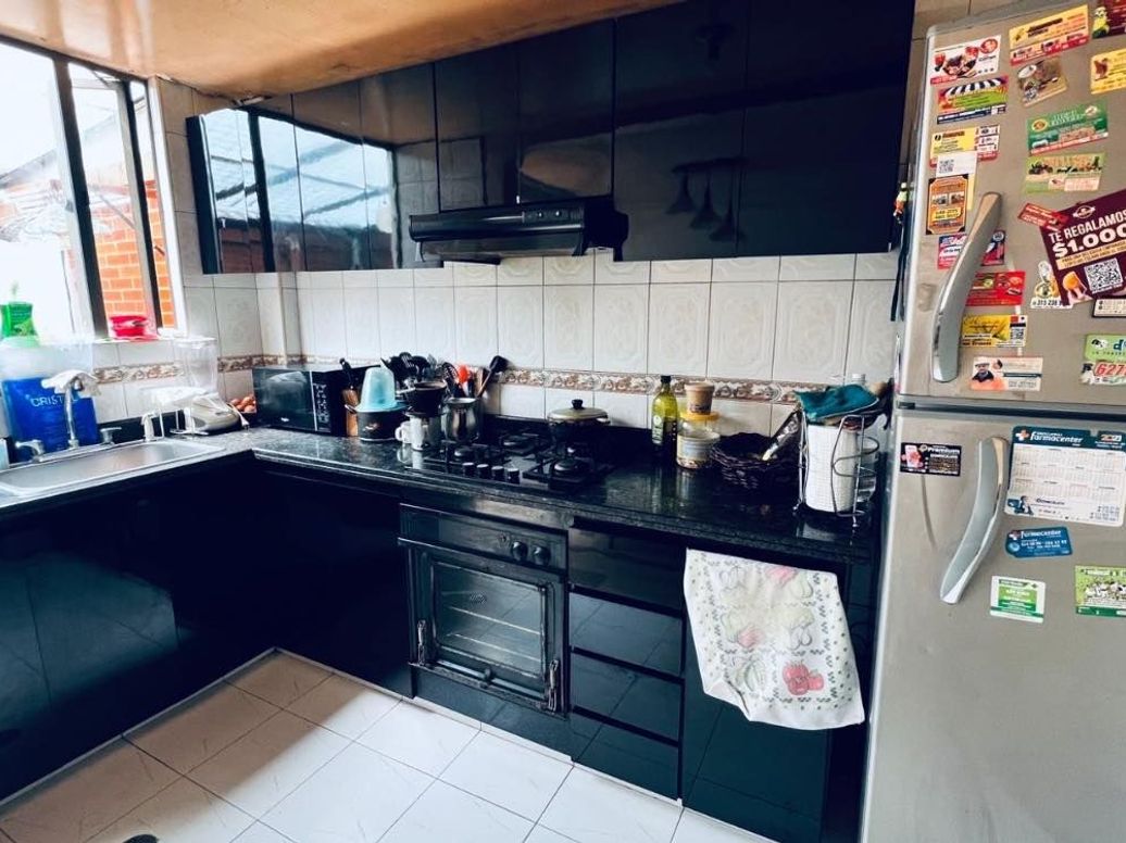 Casa de 4 alcobas en venta en Cedro Salazar, Bogotá, 157 m² · foto 3 de 14