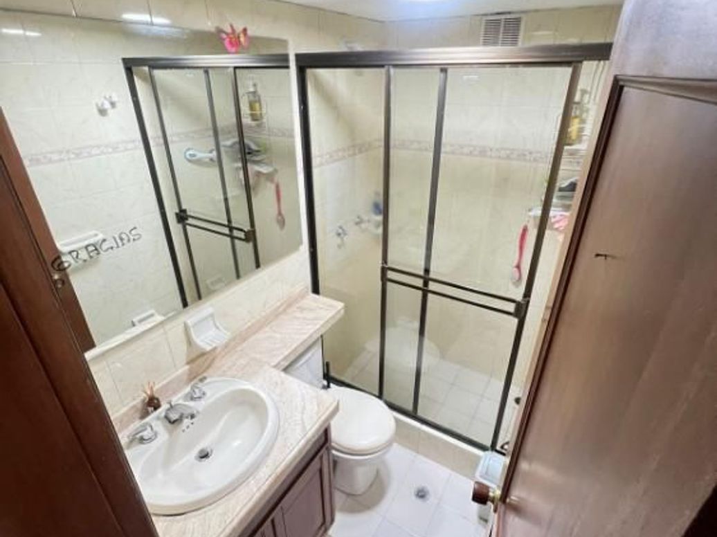 Apartamento de 4 alcobas en venta en San Patricio, Bogotá, 106 m² · foto 3 de 12