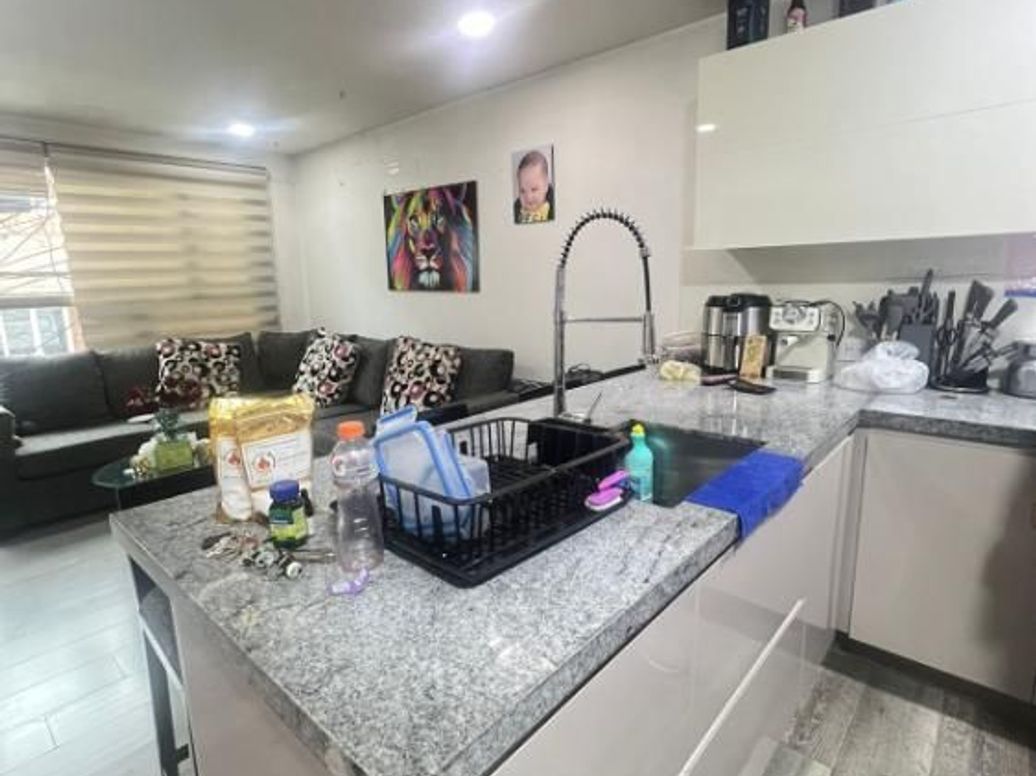 Casa de 6 alcobas en venta en Villa Nelly, Bogotá, 405 m² · foto 14 de 15