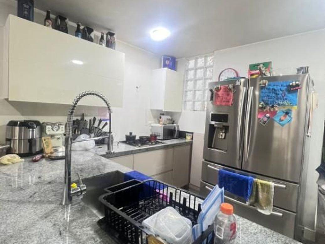 Casa de 6 alcobas en venta en Villa Nelly, Bogotá, 405 m² · foto 11 de 15