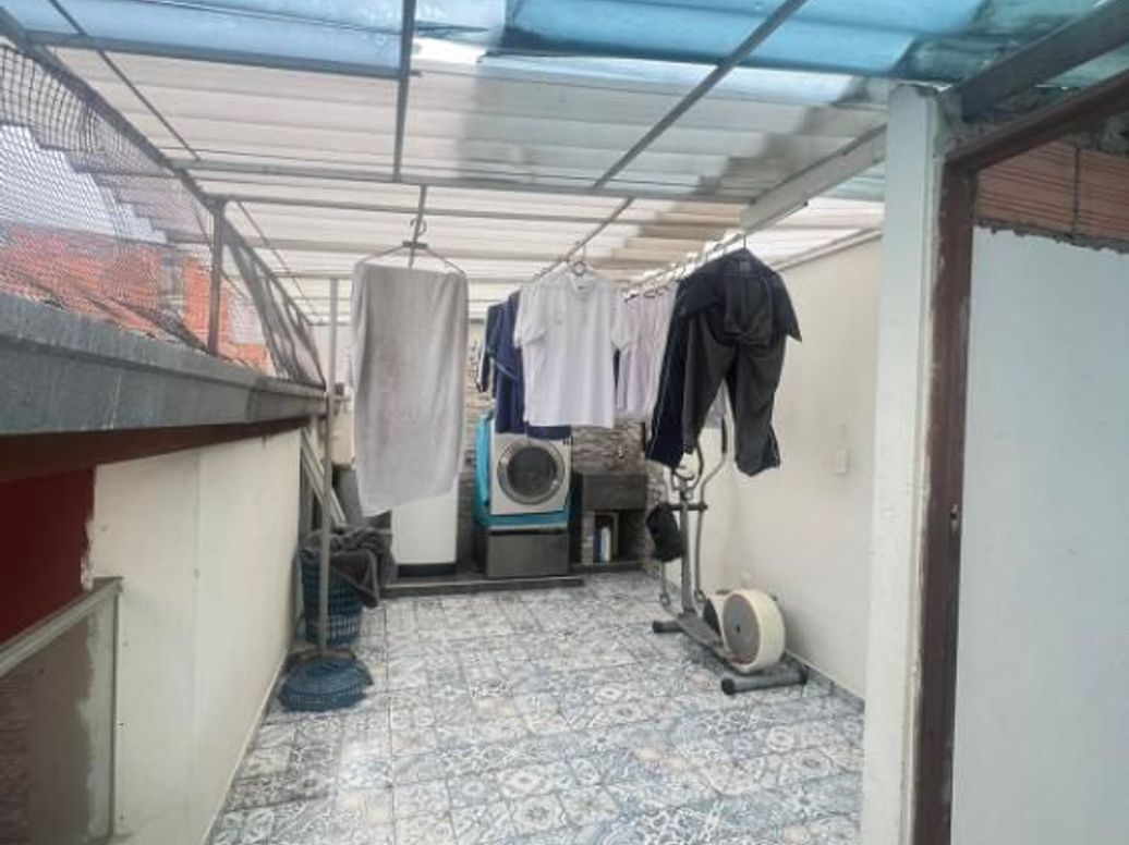 Casa de 6 alcobas en venta en Villa Nelly, Bogotá, 405 m² · foto 9 de 15