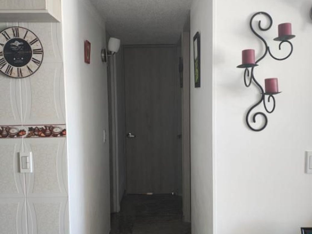 Apartamento de 3 alcobas en venta en Rafael Escamilla, Bogotá, 53 m² · foto 2 de 12