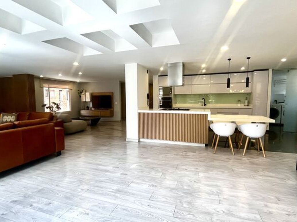 Apartamento de 3 alcobas en venta en Chico Norte Et. Iii, Bogotá, 225 m² · foto 10 de 20
