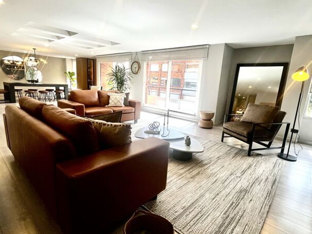 Apartamento de 3 alcobas en venta en Chico Norte Et. Iii, Bogotá, 225 m² · foto 3 de 20