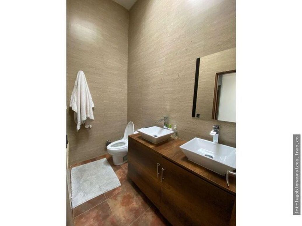 Casa de 4 alcobas en venta en Santa Barbara Central, Bogotá, 250 m² · foto 11 de 16