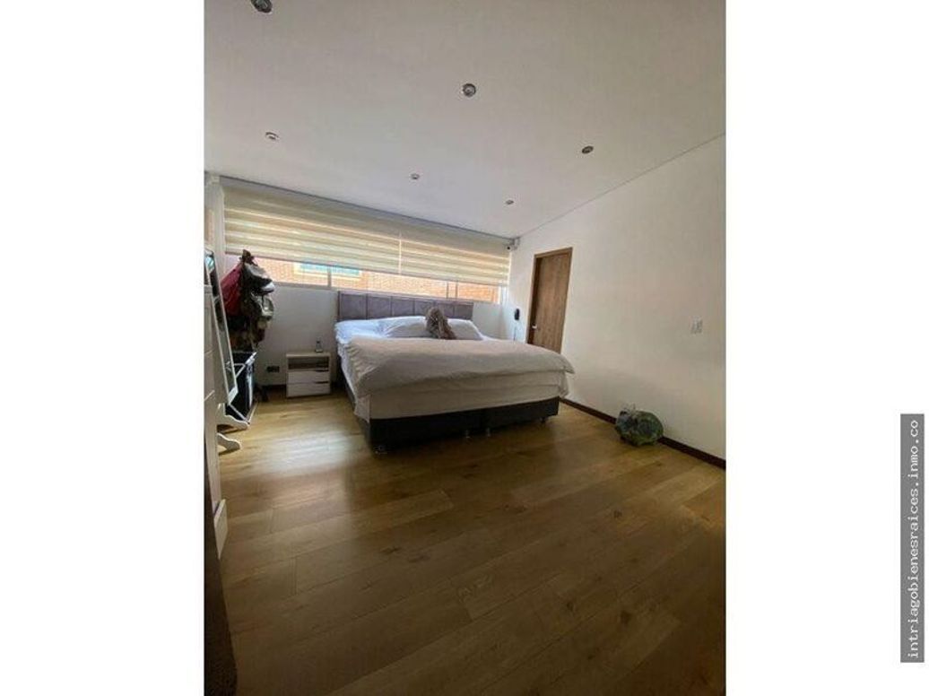Casa de 4 alcobas en venta en Santa Barbara Central, Bogotá, 250 m² · foto 15 de 16