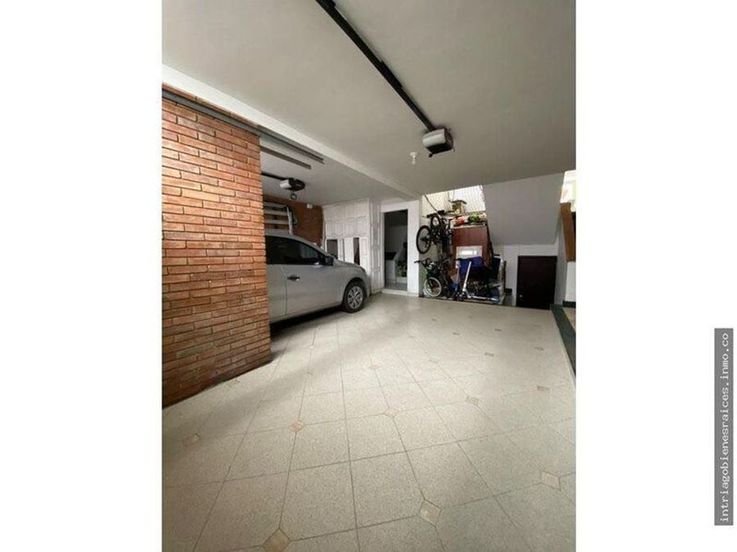 Casa de 4 alcobas en venta en Santa Barbara Central, Bogotá, 250 m² · foto 10 de 16