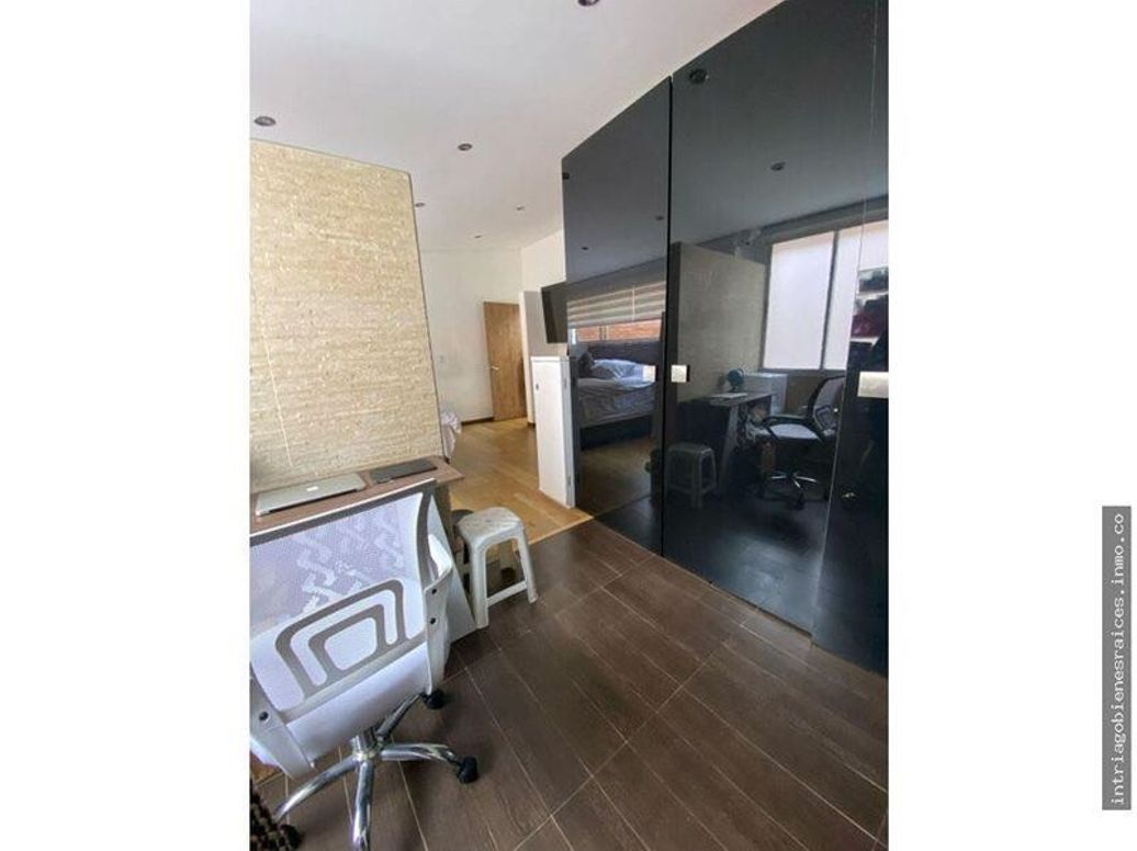 Casa de 4 alcobas en venta en Santa Barbara Central, Bogotá, 250 m² · foto 3 de 16
