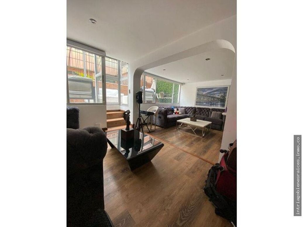 Casa de 4 alcobas en venta en Santa Barbara Central, Bogotá, 250 m² · foto 5 de 16