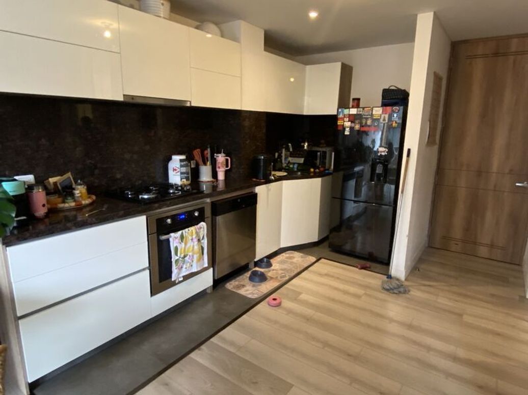 Apartamento de 1 alcoba en venta en Chico Norte Et. Iii, Bogotá, 43 m² · foto 2 de 20