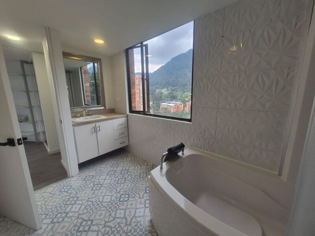 Apartamento de 4 alcobas en venta en María Cristina, Bogotá, 287 m² · foto 14 de 20