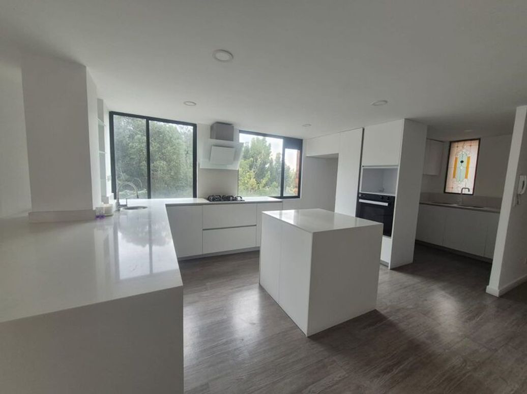 Apartamento de 4 alcobas en venta en María Cristina, Bogotá, 287 m² · foto 3 de 20