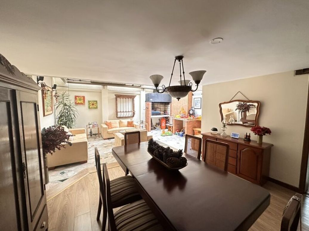 Casa de 3 alcobas en venta en San Patricio, Bogotá, 220 m² · foto 5 de 20