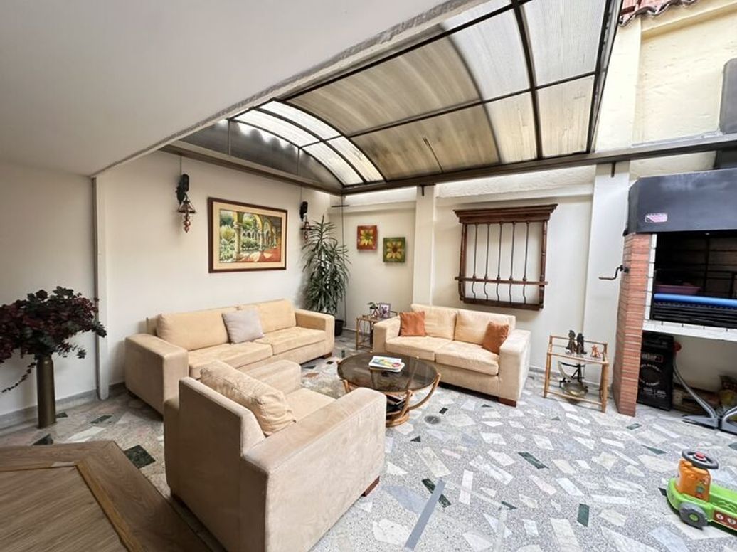 Casa de 3 alcobas en venta en San Patricio, Bogotá, 220 m² · foto 6 de 20