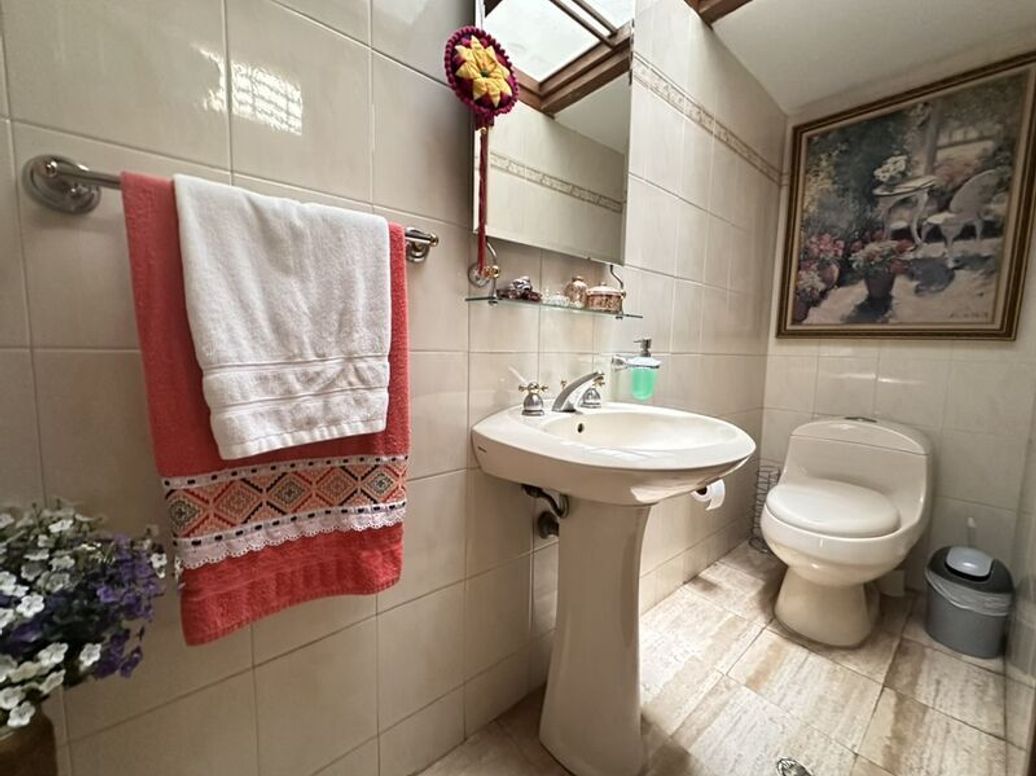 Casa de 3 alcobas en venta en San Patricio, Bogotá, 220 m² · foto 3 de 20