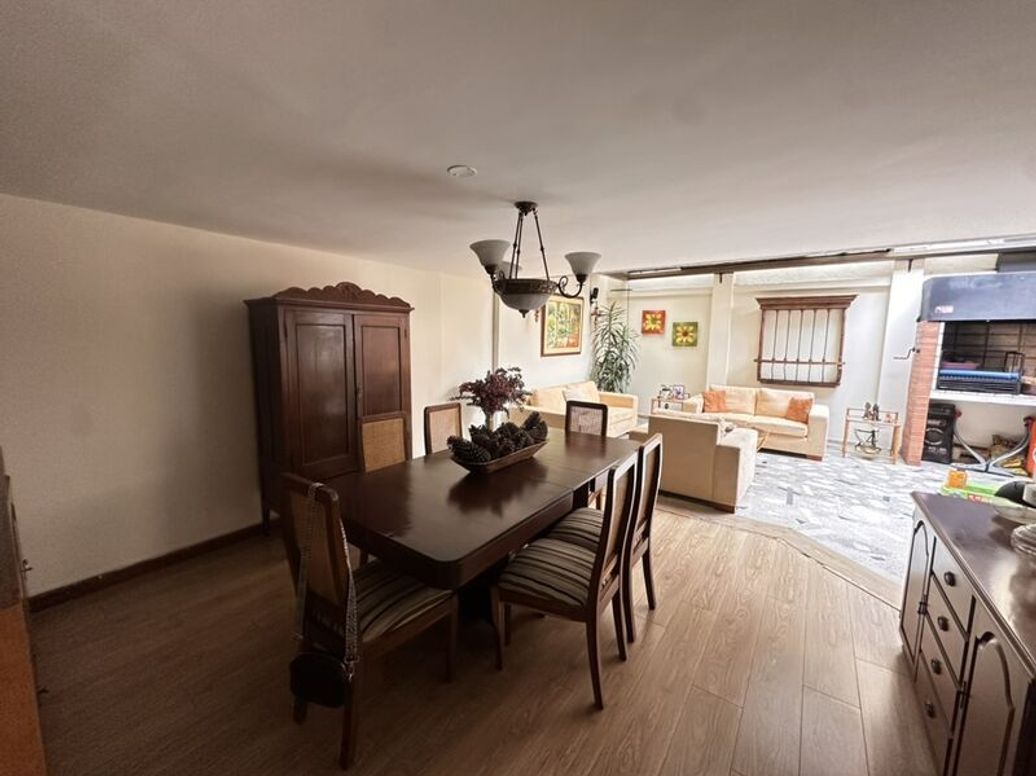 Casa de 3 alcobas en venta en San Patricio, Bogotá, 220 m² · foto 4 de 20