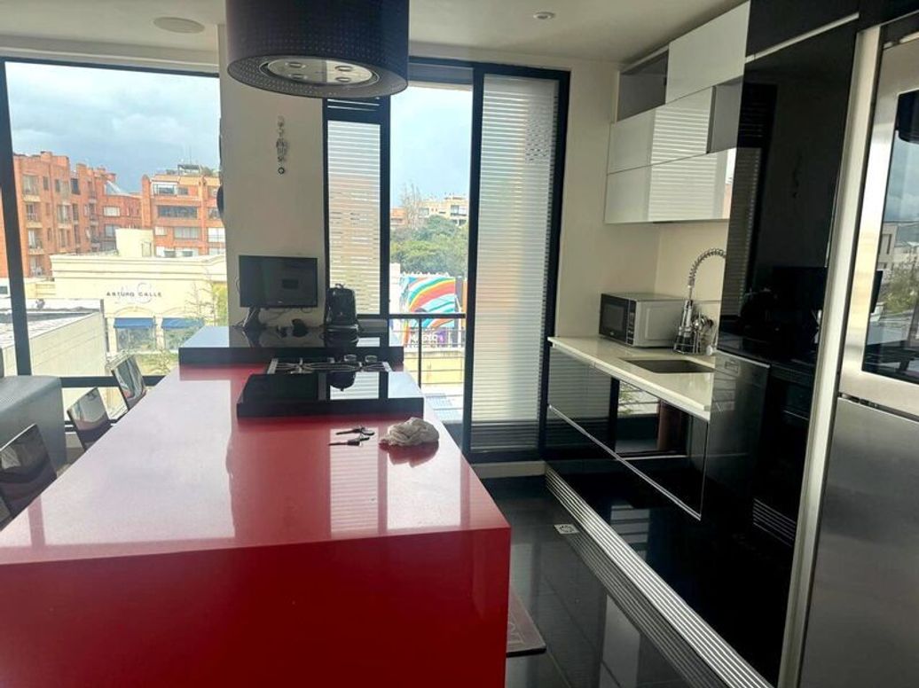 Apartamento de 2 alcobas en venta en Santa Barbara Occidental, Bogotá, 110 m² · foto 3 de 20