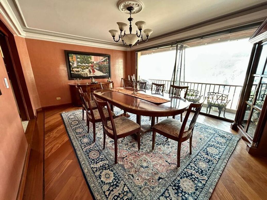 Apartamento de 4 alcobas en venta en El Refugio, Bogotá, 288 m² · foto 9 de 20