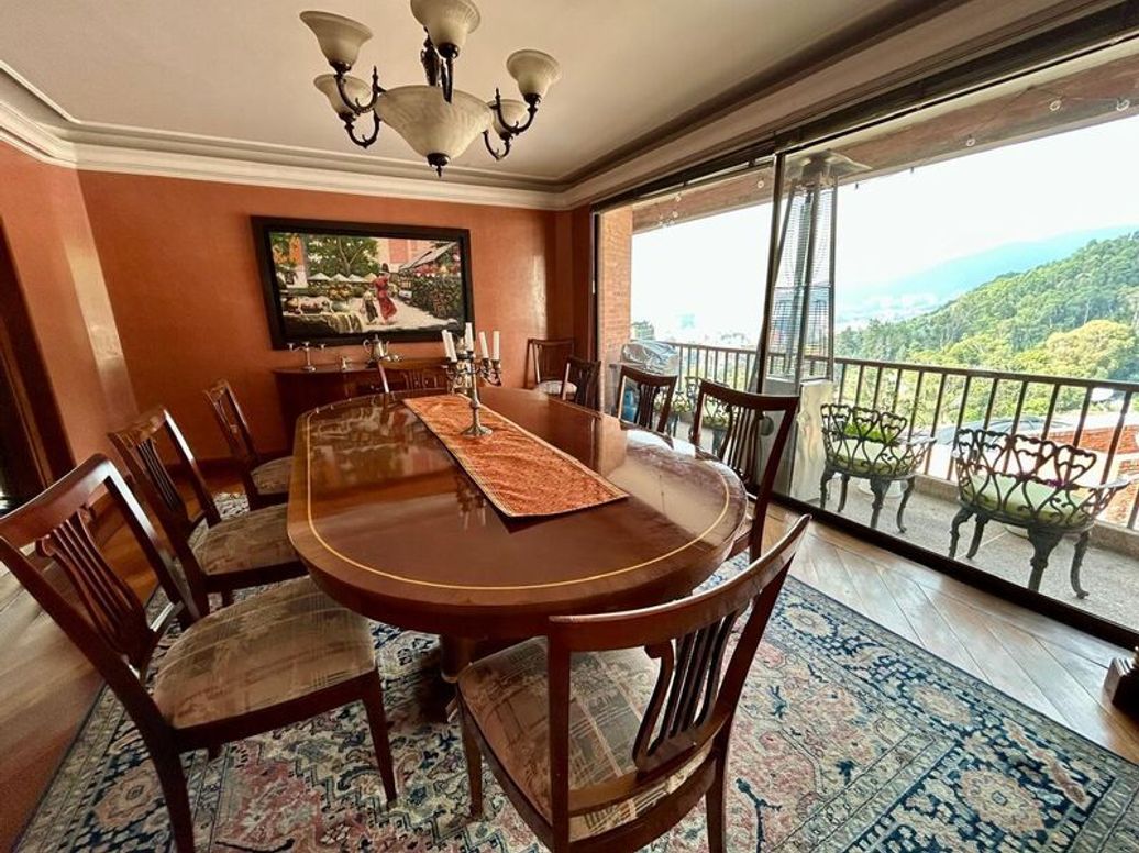 Apartamento de 4 alcobas en venta en El Refugio, Bogotá, 288 m² · foto 12 de 20