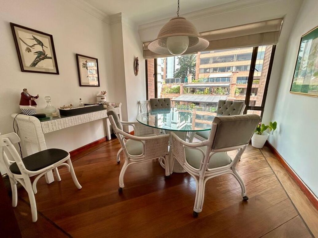 Apartamento de 4 alcobas en venta en El Refugio, Bogotá, 288 m² · foto 14 de 20