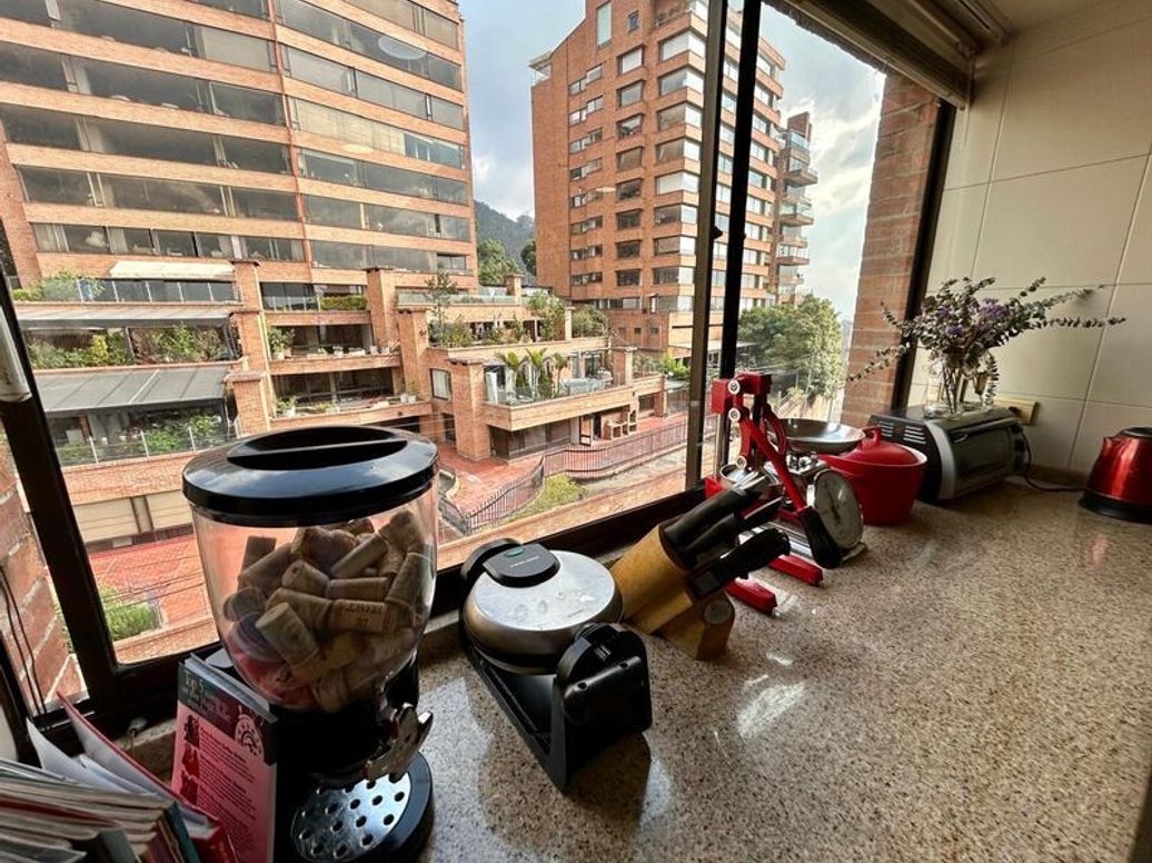 Apartamento de 4 alcobas en venta en El Refugio, Bogotá, 288 m² · foto 15 de 20