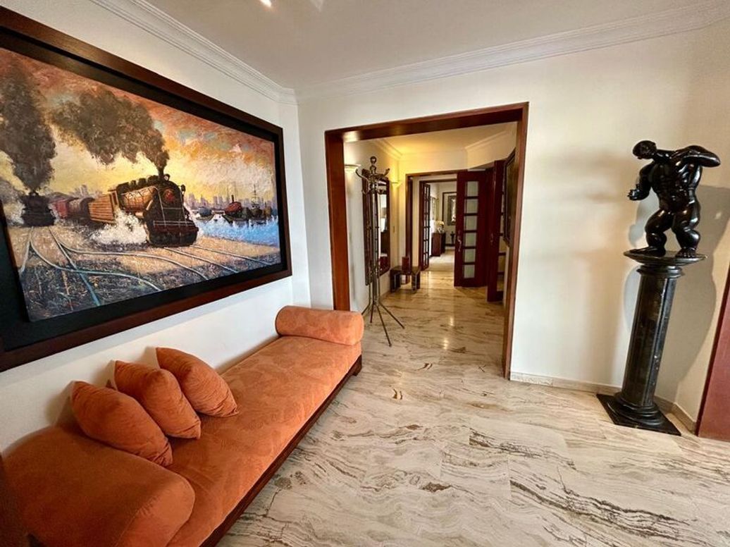 Apartamento de 4 alcobas en venta en El Refugio, Bogotá, 288 m² · foto 17 de 20