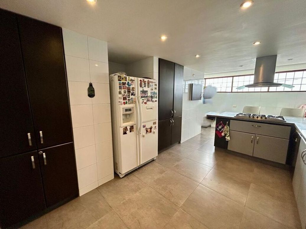 Casa de 4 alcobas en venta en Julio Flórez, Bogotá, 265 m² · foto 6 de 20