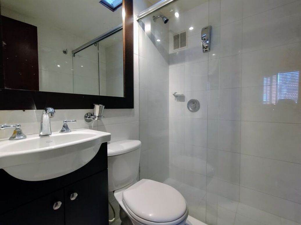 Casa de 3 alcobas en venta en Santa Barbara Central, Bogotá, 291 m² · foto 15 de 20