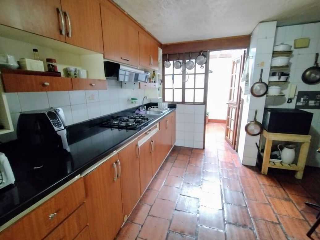 Casa de 3 alcobas en venta en Santa Barbara Central, Bogotá, 291 m² · foto 5 de 20