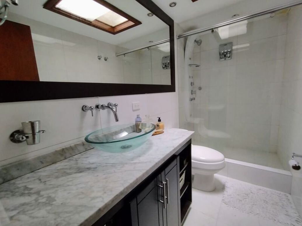 Casa de 3 alcobas en venta en Santa Barbara Central, Bogotá, 291 m² · foto 13 de 20