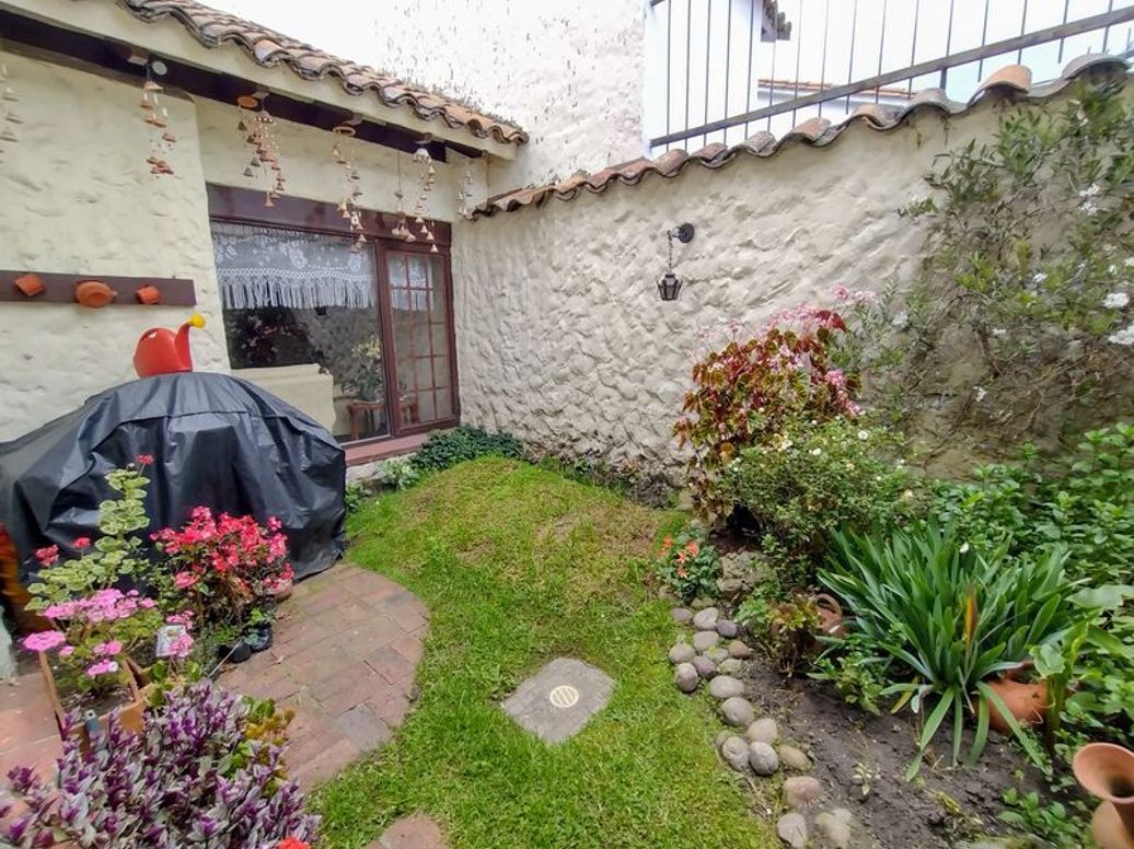 Casa de 3 alcobas en venta en Santa Barbara Central, Bogotá, 291 m² · foto 20 de 20