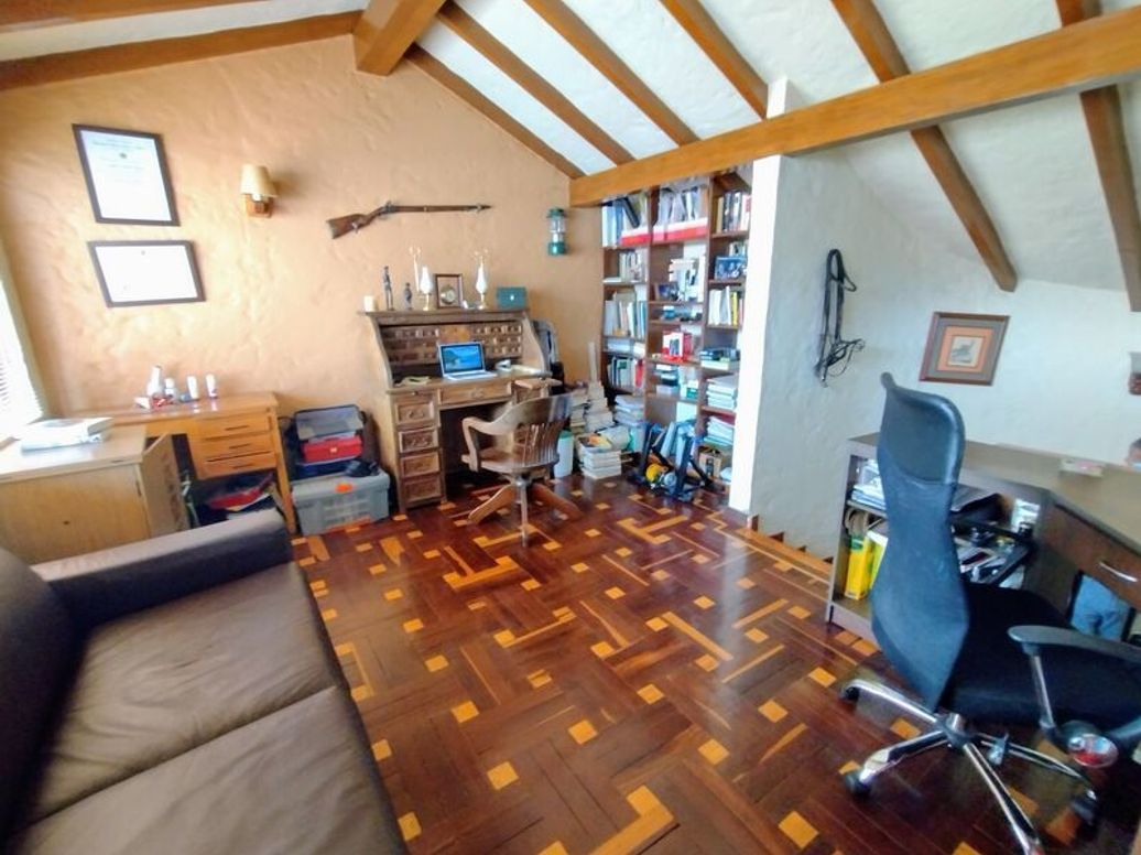 Casa de 3 alcobas en venta en Santa Barbara Central, Bogotá, 291 m² · foto 18 de 20