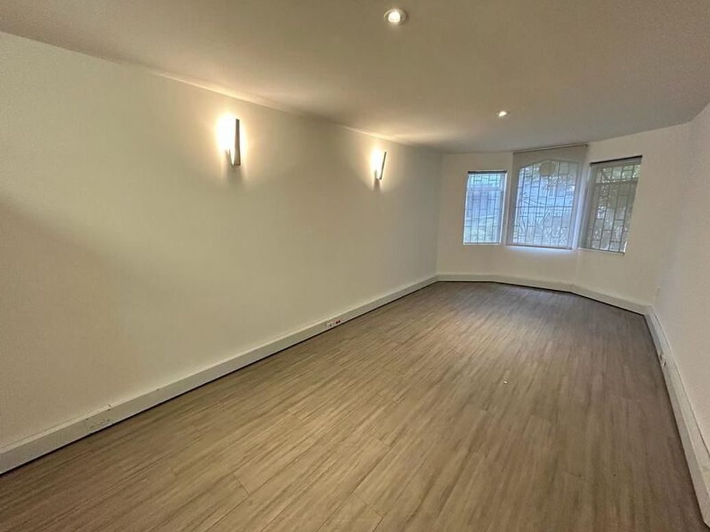 Casa de 6 alcobas en venta en Quinta Camacho, Bogotá, 402 m² · foto 11 de 20