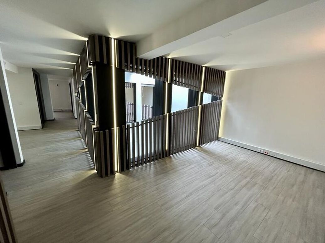 Casa de 6 alcobas en venta en Quinta Camacho, Bogotá, 402 m² · foto 13 de 20