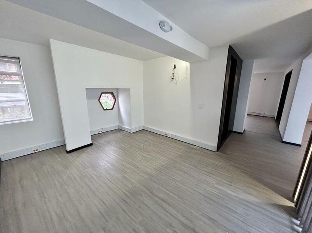 Casa de 6 alcobas en venta en Quinta Camacho, Bogotá, 402 m² · foto 14 de 20