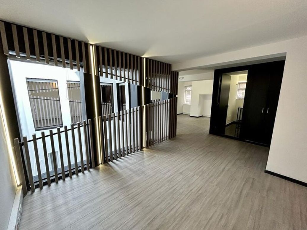 Casa de 6 alcobas en venta en Quinta Camacho, Bogotá, 402 m² · foto 17 de 20