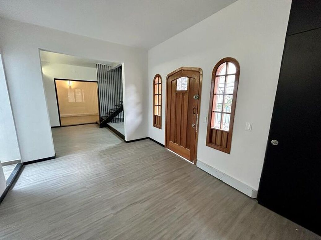 Casa de 6 alcobas en venta en Quinta Camacho, Bogotá, 402 m² · foto 5 de 20