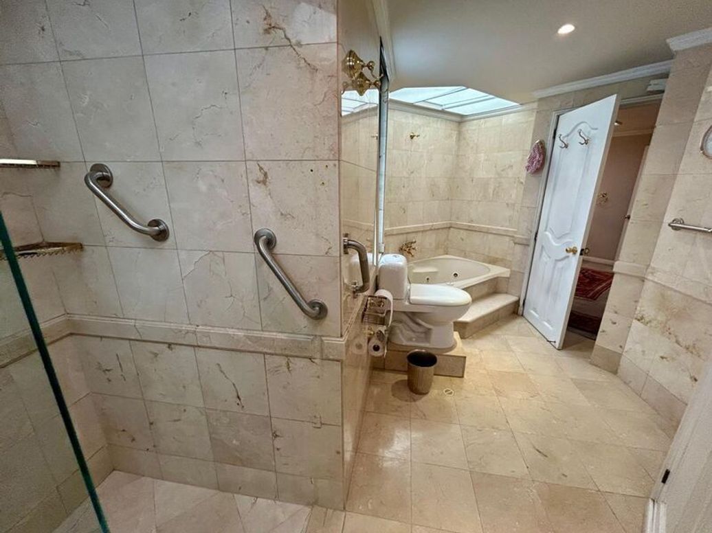 Apartamento de 5 alcobas en venta en Santa Barbara Occidental, Bogotá, 475 m² · foto 18 de 20