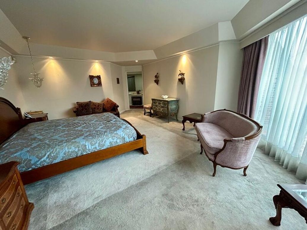 Apartamento de 5 alcobas en venta en Santa Barbara Occidental, Bogotá, 475 m² · foto 16 de 20
