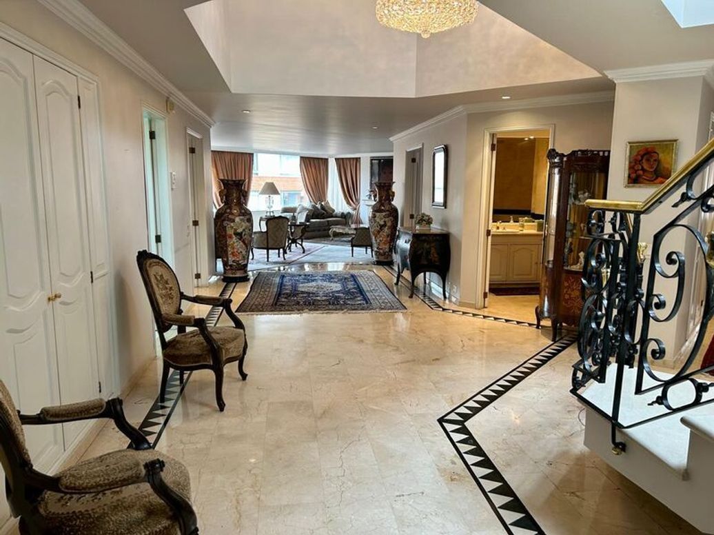 Apartamento de 5 alcobas en venta en Santa Barbara Occidental, Bogotá, 475 m² · foto 5 de 20