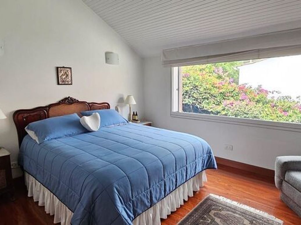 Casa de 4 alcobas en venta en Santa Ana Occidental, Bogotá, 212 m² · foto 3 de 20