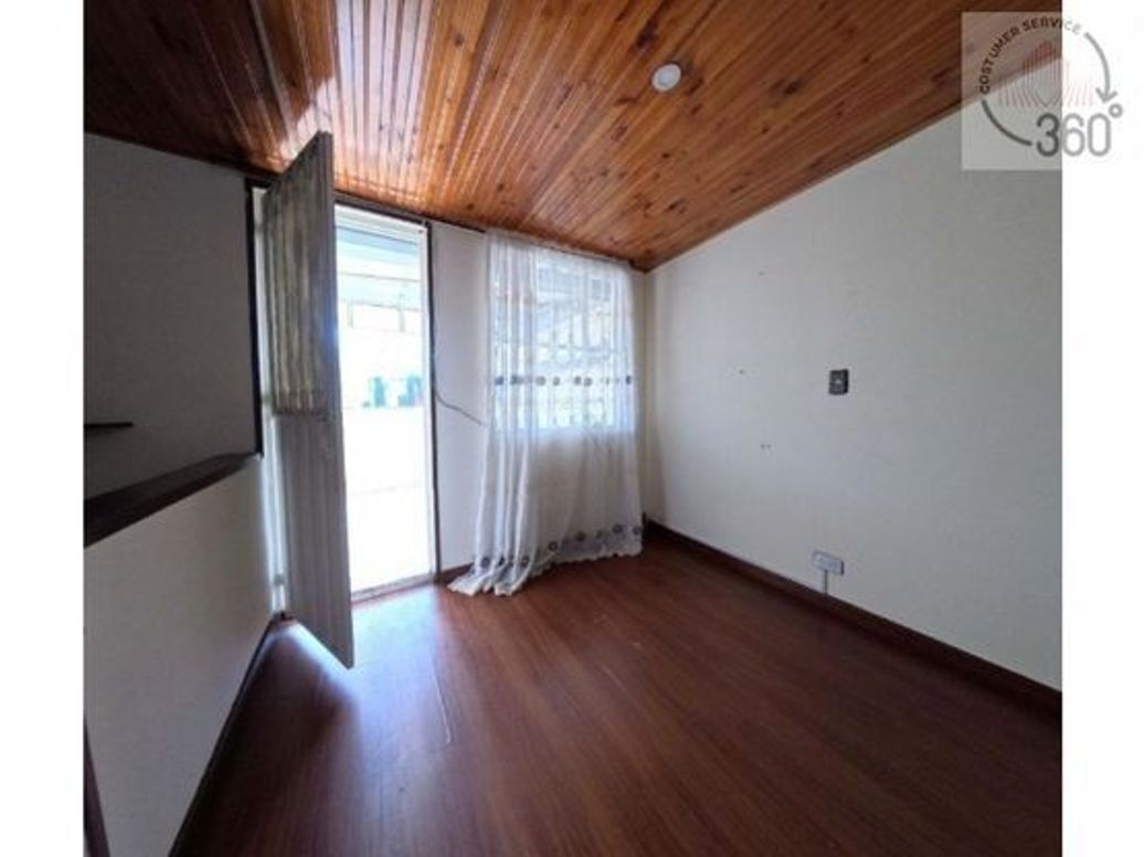 Casa de 3 alcobas en venta en Campo Alegre, Bogotá, 67 m² · foto 8 de 16
