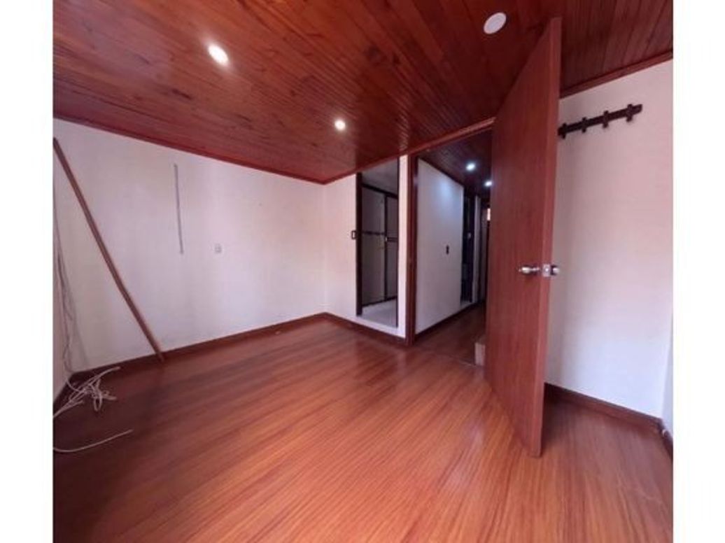 Casa de 3 alcobas en venta en Campo Alegre, Bogotá, 67 m² · foto 6 de 16