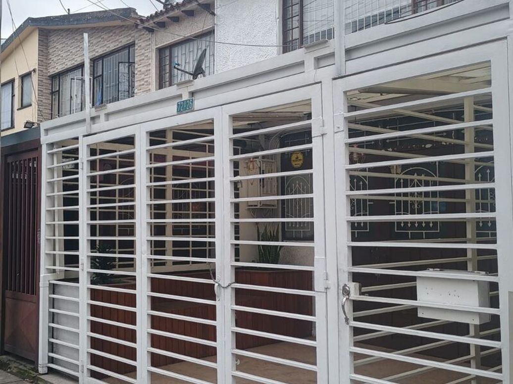 Casa de 3 alcobas en venta en San Luis, Bogotá, 260 m² · foto 3 de 20