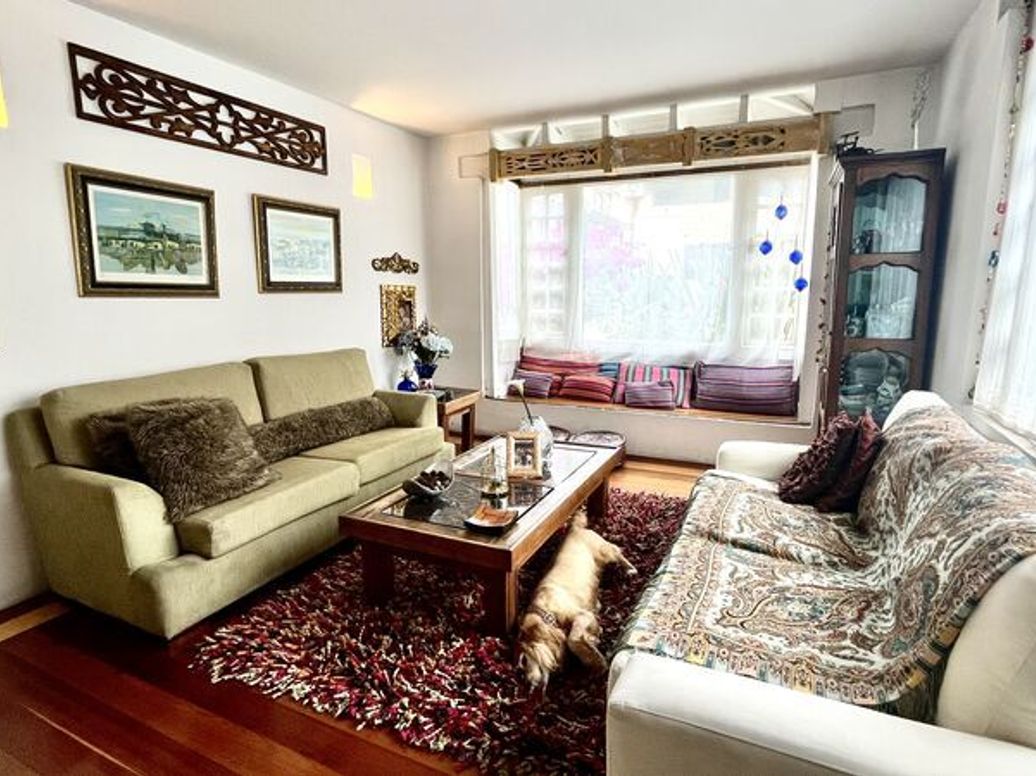 Casa de 4 alcobas en venta en Cedro Salazar, Bogotá, 220 m² · foto 2 de 20