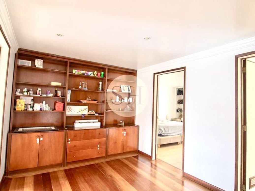 Apartamento de 3 alcobas en venta en Santa Barbara Central, Bogotá, 157 m² · foto 15 de 18