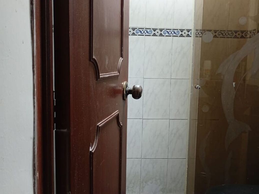 Casa de 8 alcobas en venta en Escocia, Bogotá, 264 m² · foto 2 de 9