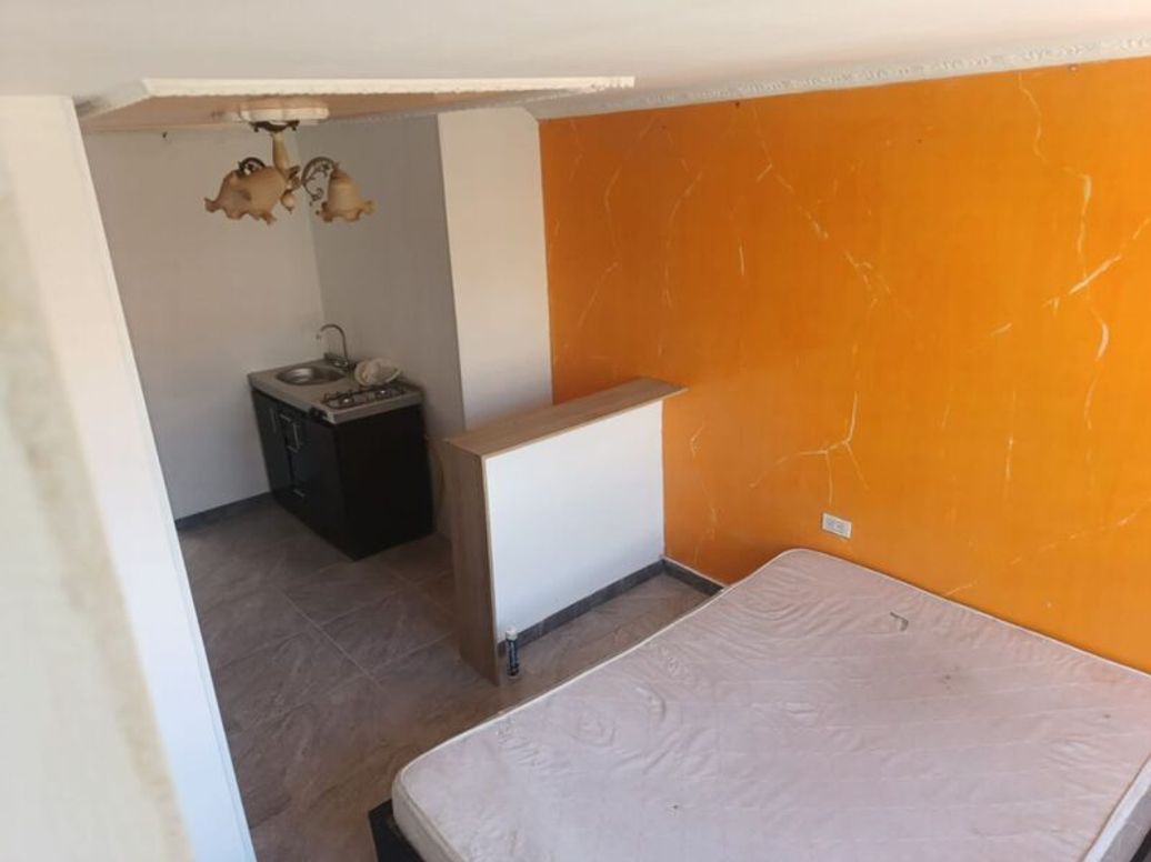 Casa de 8 alcobas en venta en Escocia, Bogotá, 264 m² · foto 7 de 9