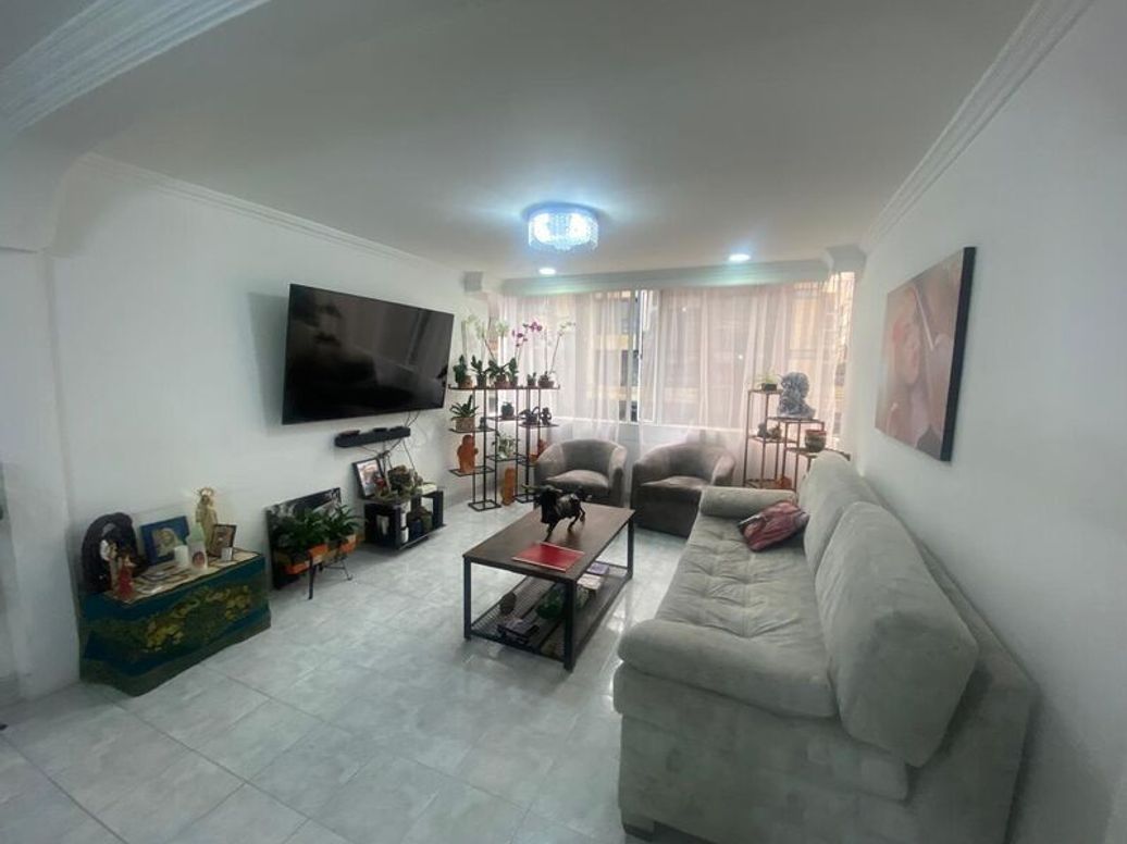 Apartamento de 3 alcobas en venta en Santa Barbara Occidental, Bogotá, 115 m² · foto 4 de 19