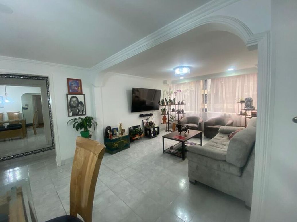 Apartamento de 3 alcobas en venta en Santa Barbara Occidental, Bogotá, 115 m² · foto 5 de 19